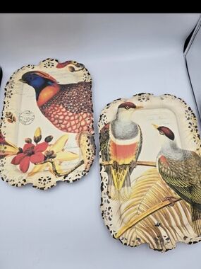 Vintage-Style Bird Wall Plaques in Cream and Multicolor